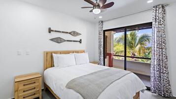 2 bedrooms, desk, iron/ironing board, WiFi