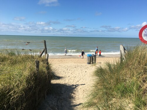 Mooie studio in De Panne op 50 m van het strand.