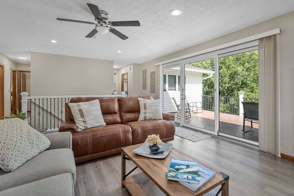 TV, fireplace, foosball, books