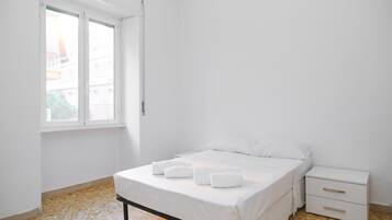 2 bedrooms, desk, free WiFi, bed sheets