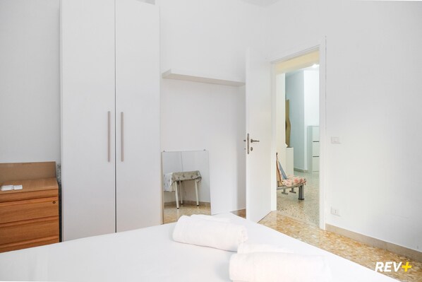 2 habitaciones, escritorio, wifi gratis y ropa de cama