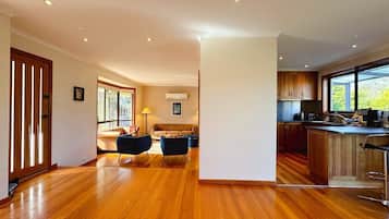 Télévision, espaces bureaux