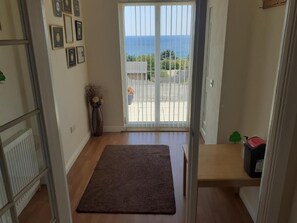 Apartment, 3 Bedrooms, Patio, City View | Hallway