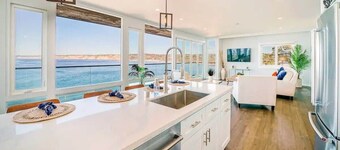 Panoramic Ocean Vistas With Hot Tub and Firepit