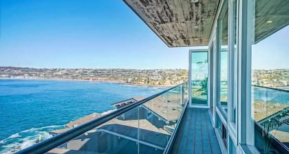 Panoramic Ocean Vistas With Hot Tub and Firepit
