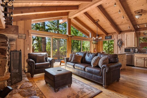 Sweet Tahoe Cabin, Lake Views/Hot Tub/Secluded