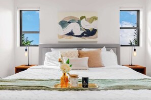 2 bedrooms, desk, travel cot, WiFi - Madison Valley New Built 2B-2,5B Luxe Retreat (Seattle)