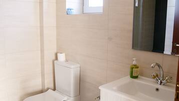 Classic Room | Bathroom