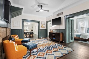 Unclassified image, 2 of 49, button - Unwind in Style: Spacious 7BR near Downtown & Forest Park (St. Louis)