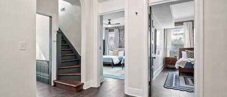 Bureau, fer et planche à repasser, lit parapluie, Wi-Fi gratuit