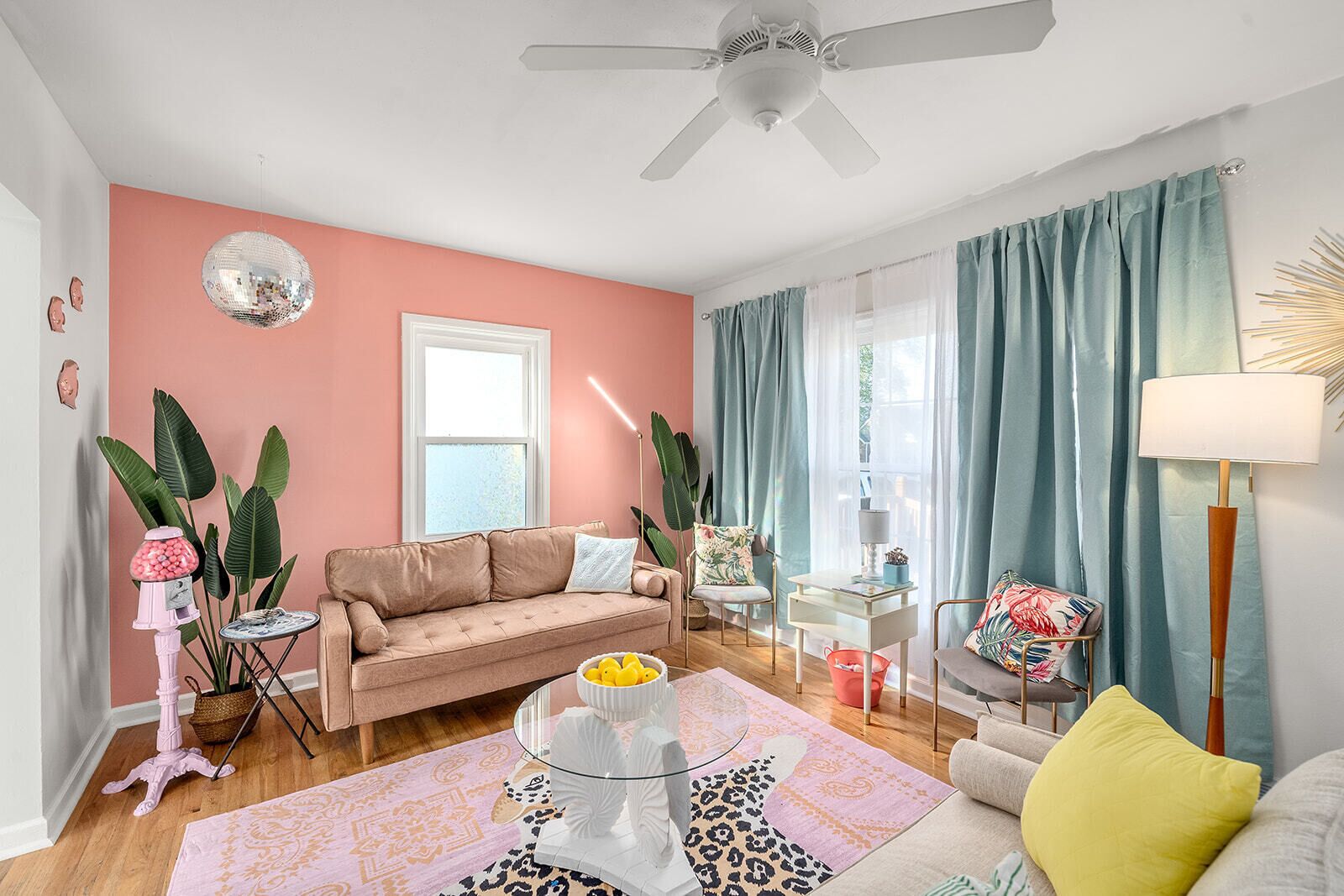 Disco Dreamhouse ✨ Fully Fenced Yard, Pet Friendly, 7 minutes from Downtown