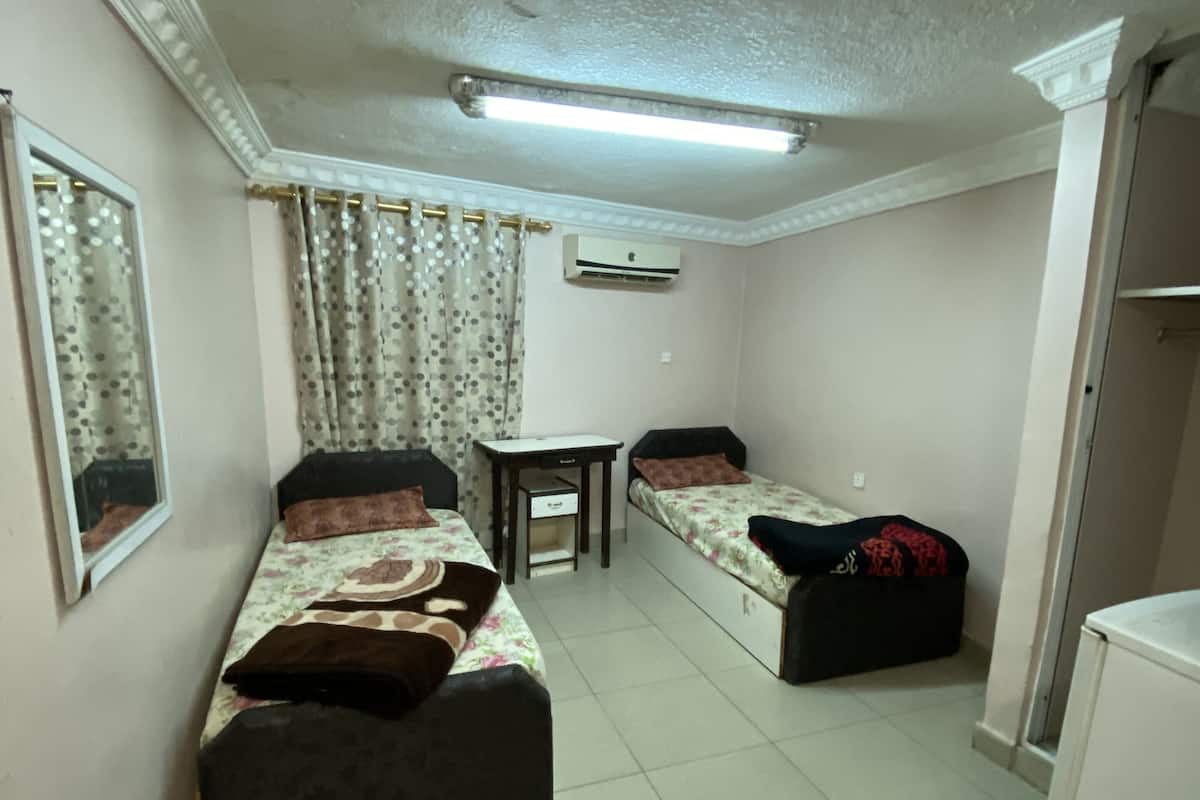 Basic Room | 2 bedrooms, WiFi (free), individually decorated, individually furnished