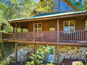 Exterior - Red Oak Ridge- Close to Dollywood, Secluded, Theater Room, $560 FREE tickets! (Sevierville)