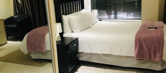 Staybridge Golfview Suites