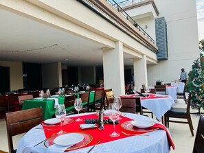 Exclusieve tweepersoonskamer | Terras