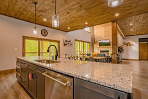 Interior - A Piece Of Perfect: Pool, Mtn Views, Home Theater, Game Room, Hot Tub, Wifi (Sevierville)