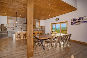 Dining - A Piece Of Perfect: Pool, Mtn Views, Home Theater, Game Room, Hot Tub, Wifi (Sevierville)