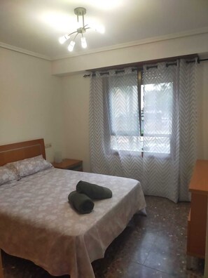 3 bedrooms, bed sheets