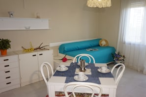 Apartment, 1 Bedroom, Balcony, Ocean View | Living room