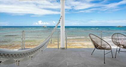 Amazing ocean front house with heated pool/ Book with confidence!