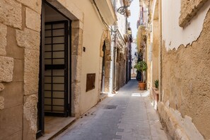 Property grounds - Giudecca white house by Wonderful Italy (Siracusa)