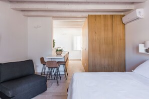 Iron/ironing board, bed sheets - Giudecca's Studio with Terrace by Wonderful Italy (Siracusa)