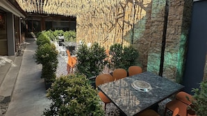 مطعم