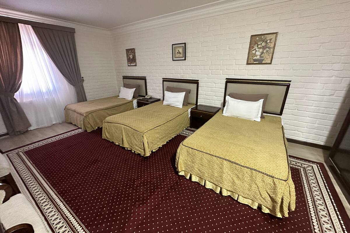 Standard Triple Room | Desk, laptop workspace, free WiFi, bed sheets