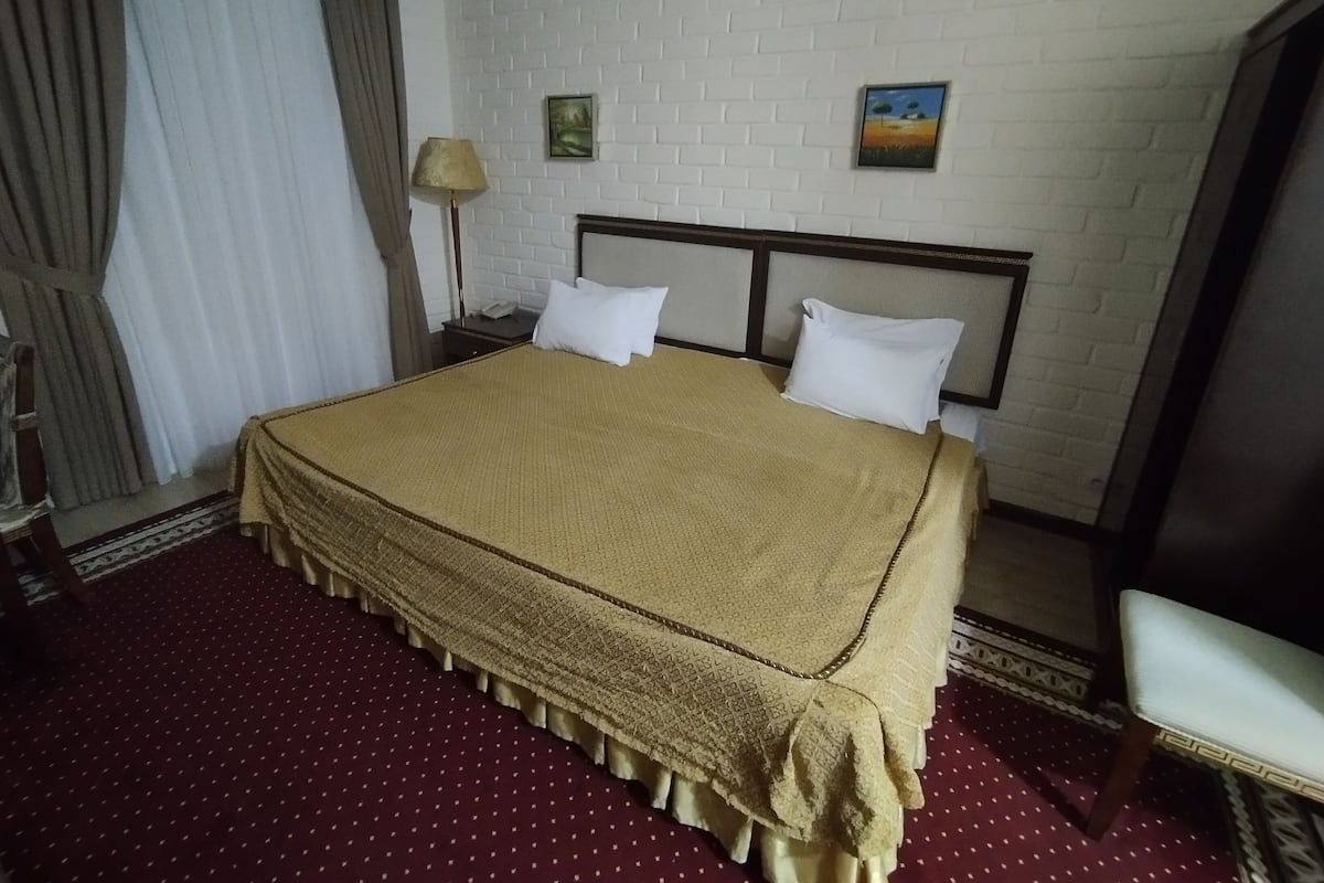 Standard Double Room | Desk, laptop workspace, free WiFi, bed sheets