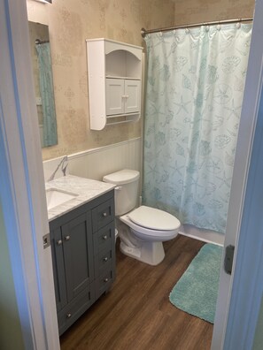 Bruser, hårtørrer, håndklæder, Sæbe