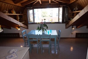 Apartment, 2 Schlafzimmer | Speisen