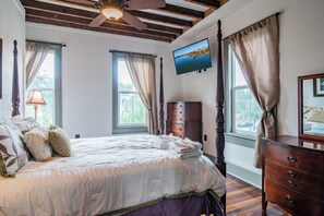 5 bedrooms, free WiFi, bed sheets
