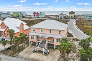 Exterior - Sea La Vie B | Sunny Gulf Retreat w/ Deck | Sleeps 10 (Gulf Shores)