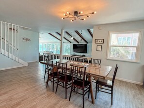 Dining - St.George Island Bayfront Paradise with Pool,Dock (St. Geroge Island)