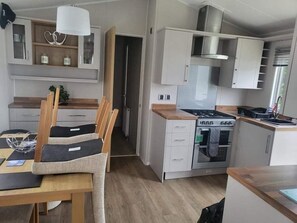 小屋 | 私人廚房 | 電冰箱、微波爐、烤箱、爐台