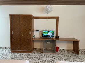 1 bedroom, iron/ironing board, free WiFi - Buddha Tree Home Stay (Sringeri)