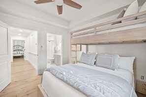 3 dormitorios, tabla de planchar con plancha, wifi gratis y ropa de cama