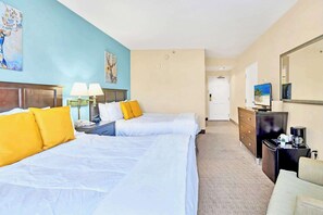 Iron/ironing board, WiFi, bed sheets, wheelchair access - Queen Studio Near Universal | Games & BBQ Patio (Orlando)