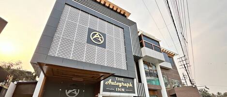 Fachada de la propiedad