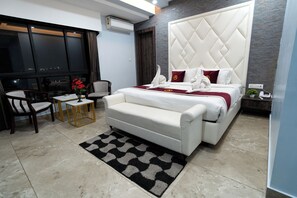 Junior-Suite | Individuell eingerichtet, Schreibtisch, laptopgeeigneter Arbeitsplatz