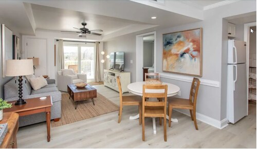 Cute Condo with Pool view. Water park is right outside your door!
