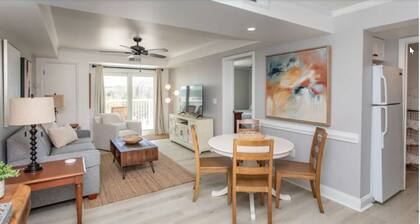 Cute Condo with Pool view. Water park is right outside your door!