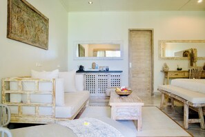 Panoramic Suite - DHAUTEYA VILLA (Karangasem)