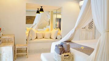 Minibar, in-room safe, desk, laptop workspace