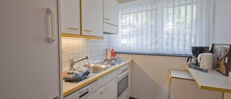 Comfort-lejlighed | Privat køkken | Køleskab, ovn, kogeplade, opvaskemaskine