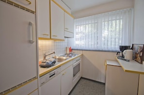 Comfort Apartment | Private kitchen | Fridge, oven, stovetop, dishwasher - Haus Matten - Apartment Birch (Zermatt)