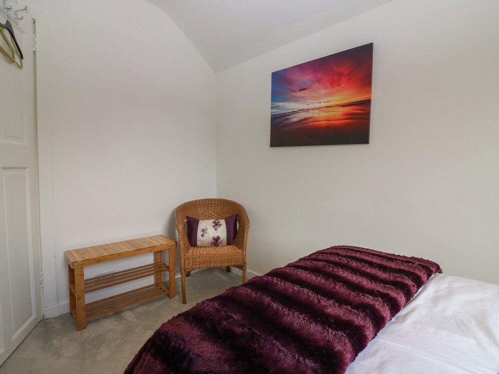 2 STATION ROAD EAST, character holiday cottage in Peterculter