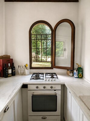 Refrigerador, horno, parrilla de estufa y lavavajillas 