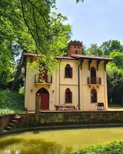 A Cosy Villa in a lush Park just 5’ from Central Padua. Free Car Park
