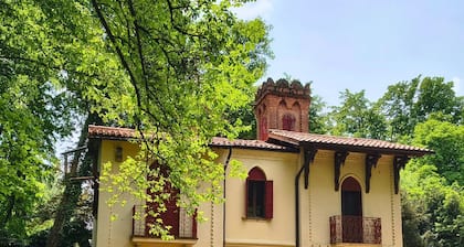 A Cosy Villa in a lush Park just 5’ from Central Padua. Free Car Park